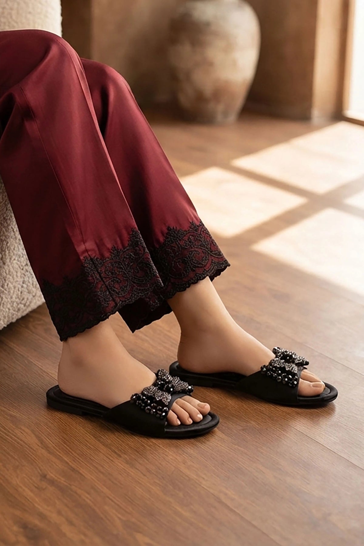Womens Black Fancy Flat Slippers 0413028