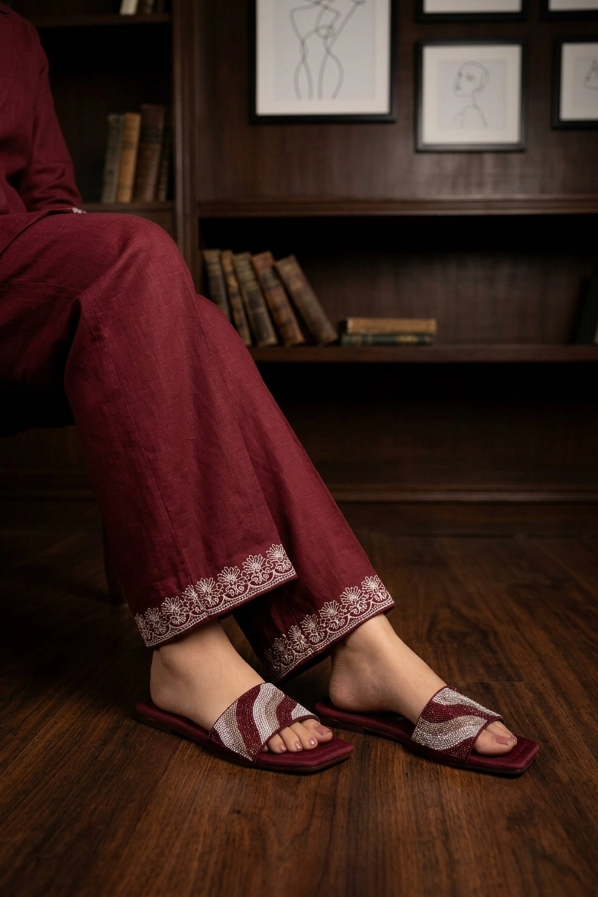 Womens Maroon Flat Fancy Slippers 0412769