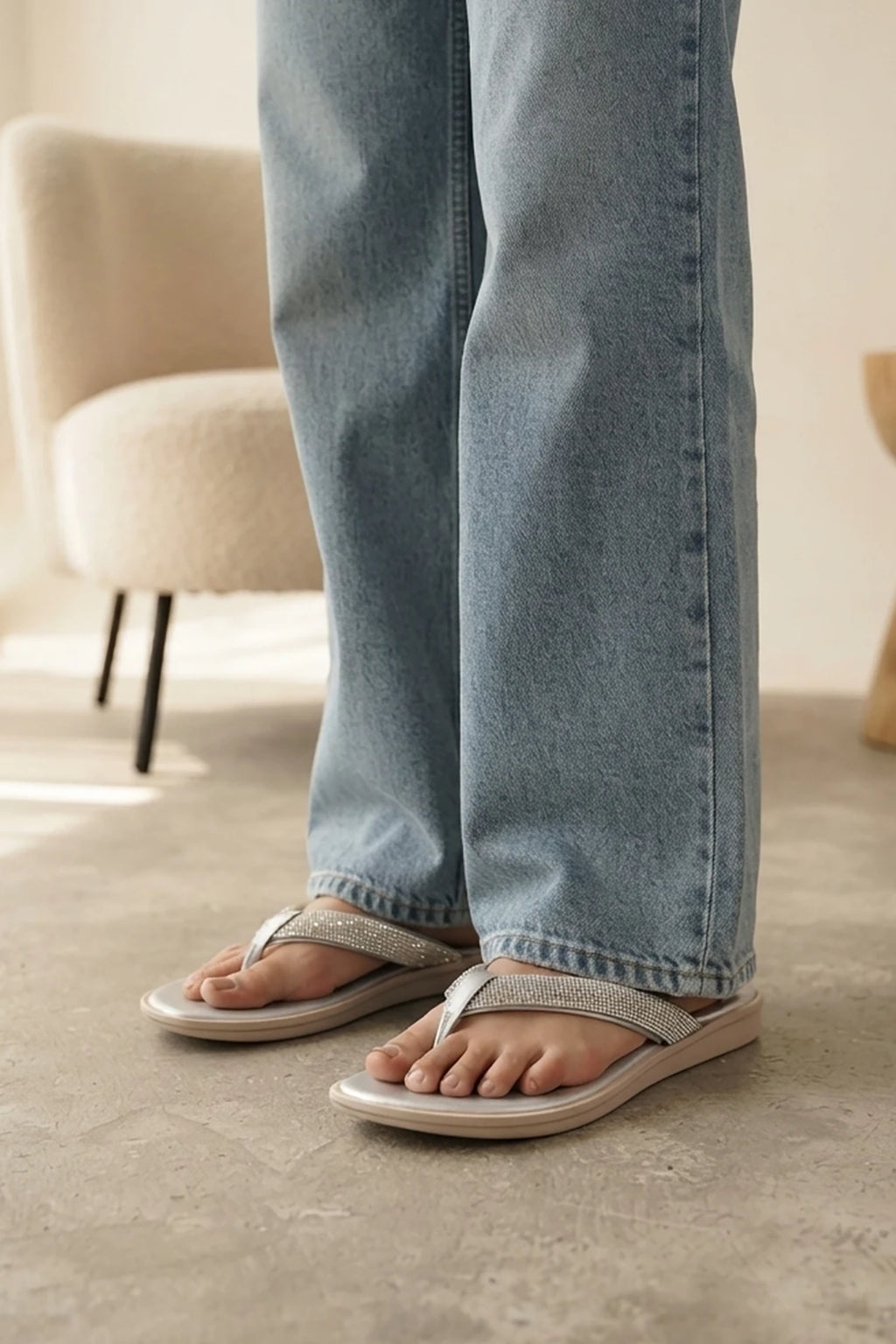 Womens Silver Comfy Casual Flip Flop Slippers 0411578