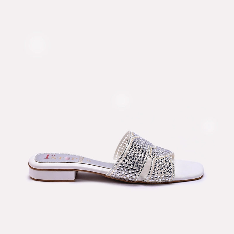 Womens_White_Fancy_Slippers_0413022_2.webp