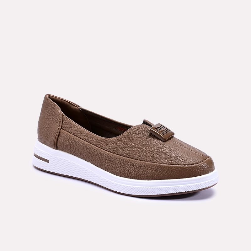 elaris_brown_casual_pumps_0431381_1.webp