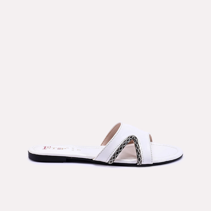 flair_white_fancy_slippers_0412645_2.webp