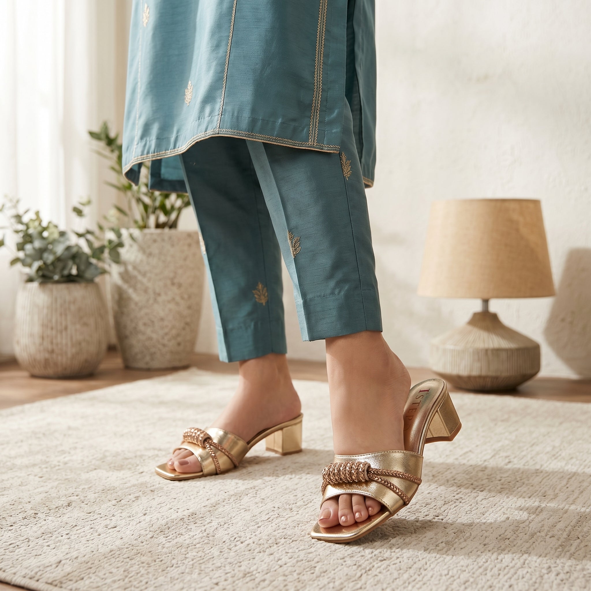 Casual Slipper Golden 0413836
