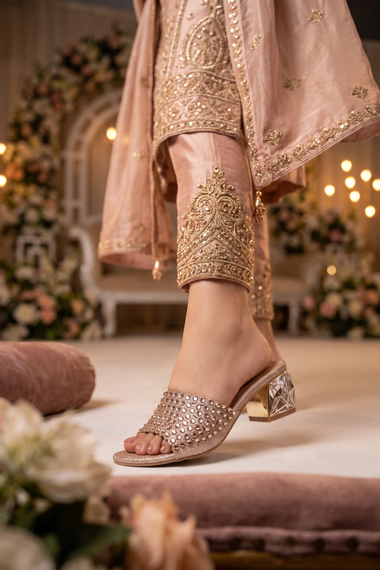 Bridal Slipper Golden 0413821
