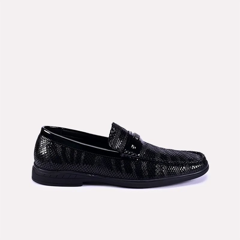 martin_black_loafers_0130847_2.webp