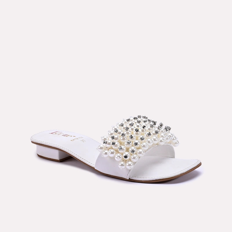 pinnacle_white_fancy_slippers_0412756_1.webp