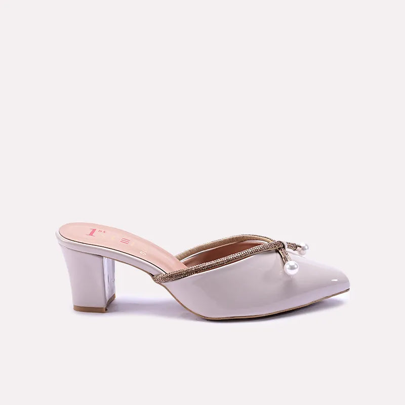 radiant womens fawn fancy pumps